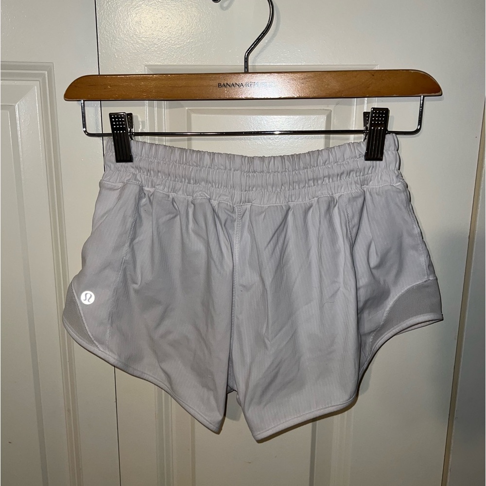 White Lululemon shorts size 2, 2.5 inch